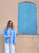 Blazer bleu Azuré Maison Aona porté